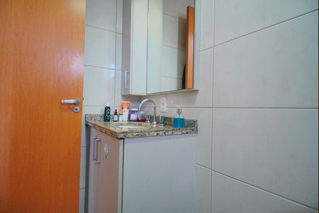 Apartamento à venda com 103m², 2 quartos e 2 vagas Apartamento à venda com 103m², 2 quartos e 2 vagasBanheiro da Suíte