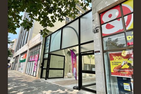 Apartamento à venda com 40m², 1 quarto e 1 vaga Apartamento à venda com 40m², 1 quarto e 1 vagaFachada