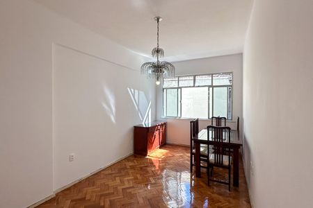 Apartamento à venda com 75m², 2 quartos e 1 vaga Apartamento à venda com 75m², 2 quartos e 1 vagaSala