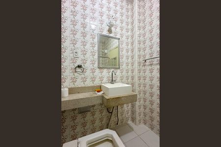 Apartamento à venda com 75m², 2 quartos e 1 vaga Apartamento à venda com 75m², 2 quartos e 1 vagaBanheiro