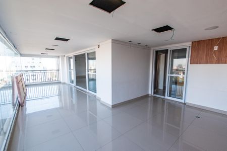 Apartamento à venda com 179m², 3 quartos e 3 vagasVaranda