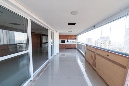 Apartamento à venda com 179m², 3 quartos e 3 vagasVaranda