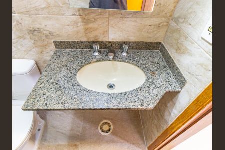 Apartamento à venda com 64m², 2 quartos e 2 vagas Apartamento à venda com 64m², 2 quartos e 2 vagasBanheiro