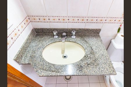 Apartamento à venda com 64m², 2 quartos e 2 vagas Apartamento à venda com 64m², 2 quartos e 2 vagasBanheiro da Suíte