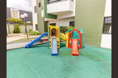 Apartamento à venda com 64m², 2 quartos e 2 vagas Apartamento à venda com 64m², 2 quartos e 2 vagasÁrea comum - Playground
