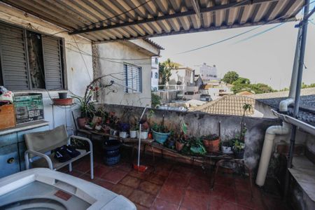 Casa à venda com 150m², 3 quartos e 2 vagasÁrea de serviço