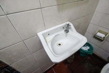 Casa à venda com 150m², 3 quartos e 2 vagasBanheiro 1