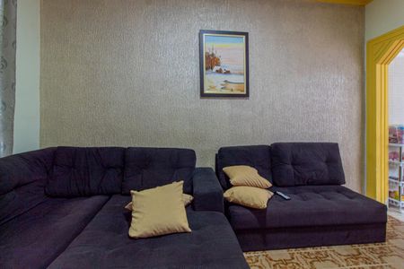 Casa à venda com 85m², 3 quartos e 2 vagasSala