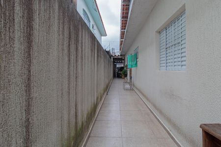 Casa à venda com 85m², 3 quartos e 2 vagasCorredor Externo