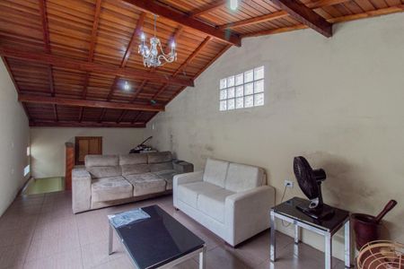 Casa à venda com 85m², 3 quartos e 2 vagasSala de TV