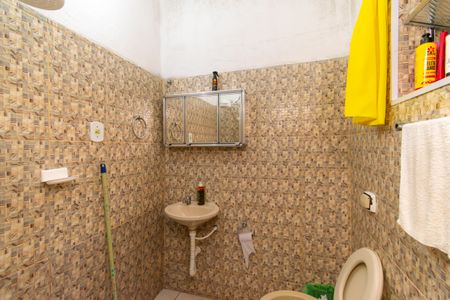 Casa à venda com 400m², 6 quartos e 8 vagas Casa à venda com 400m², 6 quartos e 8 vagasCasa 2 - Banheiro