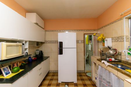 Casa à venda com 400m², 6 quartos e 8 vagas Casa à venda com 400m², 6 quartos e 8 vagasCasa 2 - Cozinha