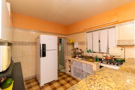 Casa à venda com 400m², 6 quartos e 8 vagas Casa à venda com 400m², 6 quartos e 8 vagasCasa 2 - Cozinha