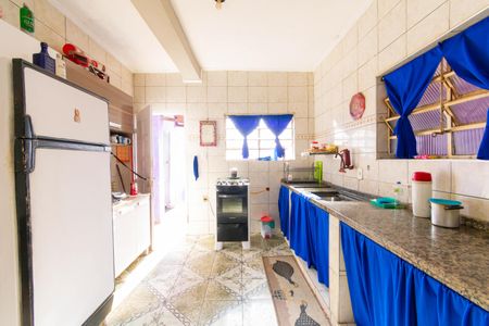 Casa à venda com 400m², 6 quartos e 8 vagas Casa à venda com 400m², 6 quartos e 8 vagasCozinha