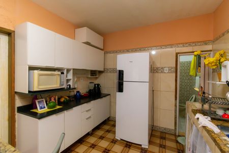 Casa à venda com 400m², 6 quartos e 8 vagas Casa à venda com 400m², 6 quartos e 8 vagasCasa 2 - Cozinha