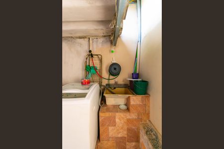 Casa à venda com 400m², 6 quartos e 8 vagas Casa à venda com 400m², 6 quartos e 8 vagasCasa 2 - Área de Serviço