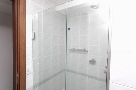 Apartamento para alugar com 106m², 3 quartos e 2 vagas Apartamento para alugar com 106m², 3 quartos e 2 vagasBanheiro 1