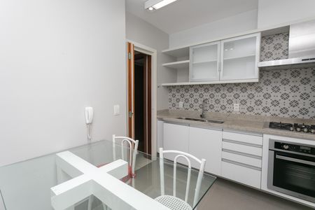 Apartamento para alugar com 106m², 3 quartos e 2 vagas Apartamento para alugar com 106m², 3 quartos e 2 vagasCozinha