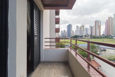 Apartamento para alugar com 252m², 3 quartos e 2 vagasVaranda - Quarto 1 e 2