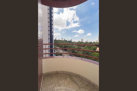 Apartamento para alugar com 252m², 3 quartos e 2 vagasVaranda - Suíte