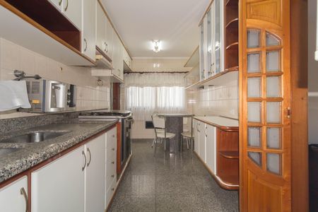 Apartamento para alugar com 252m², 3 quartos e 2 vagasCozinha