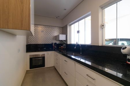 Casa à venda com 200m², 3 quartos e 3 vagasCozinha