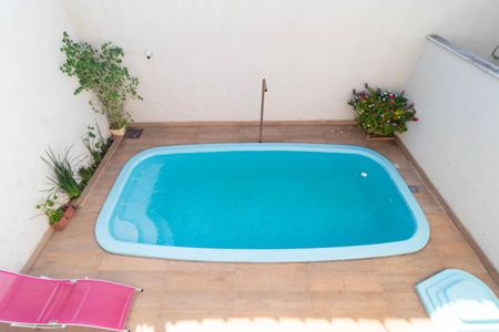 Casa à venda com 200m², 3 quartos e 3 vagasÁrea comum - Piscina