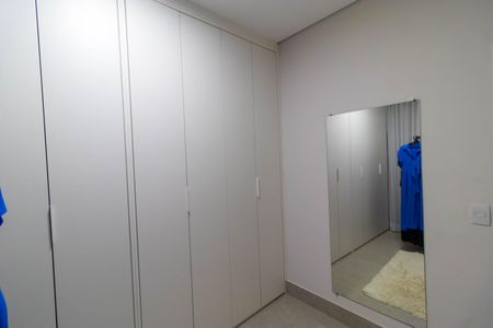 Casa à venda com 200m², 3 quartos e 3 vagasQuarto