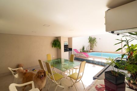 Casa à venda com 200m², 3 quartos e 3 vagasÁrea comum - Churrasqueira