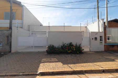Casa à venda com 200m², 3 quartos e 3 vagasFachada