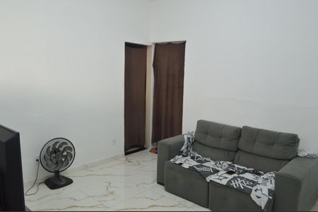 Casa à venda com 400m², 4 quartos e 5 vagas Casa à venda com 400m², 4 quartos e 5 vagasCasa 2 - Sala