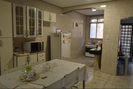 Casa à venda com 400m², 4 quartos e 5 vagas Casa à venda com 400m², 4 quartos e 5 vagasSala de Jantar