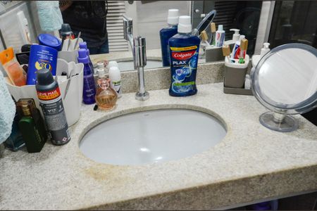 Apartamento à venda com 80m², 2 quartos e 1 vaga Apartamento à venda com 80m², 2 quartos e 1 vagaBanheiro da Suíte