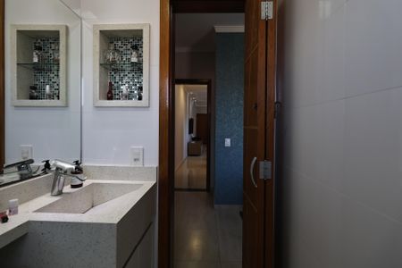 Apartamento à venda com 140m², 2 quartos e 2 vagasBanheiro da Suíte