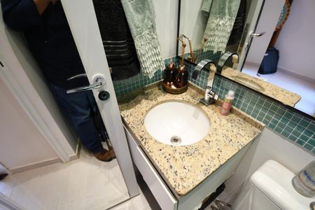 Casa de condomínio à venda com 100m², 3 quartos e 2 vagasBanheiro 2