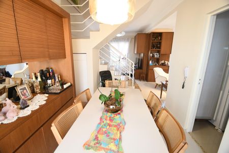 Casa de condomínio à venda com 100m², 3 quartos e 2 vagasSala