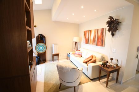 Casa de condomínio à venda com 100m², 3 quartos e 2 vagasSala