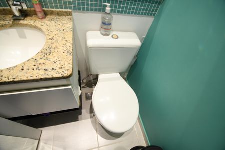 Casa de condomínio à venda com 100m², 3 quartos e 2 vagasBanheiro 2