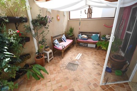 Casa de condomínio à venda com 100m², 3 quartos e 2 vagasQuintal