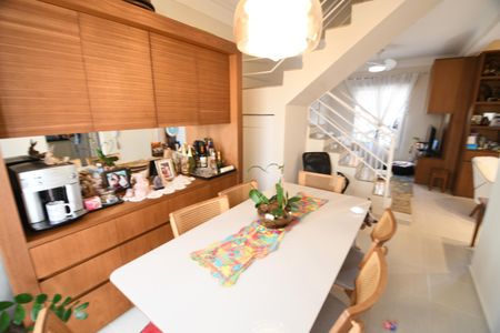 Casa de condomínio à venda com 100m², 3 quartos e 2 vagasSala