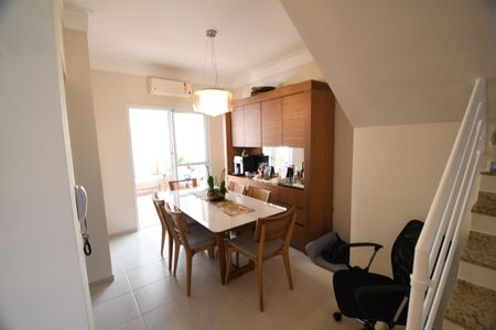 Casa de condomínio à venda com 100m², 3 quartos e 2 vagasSala