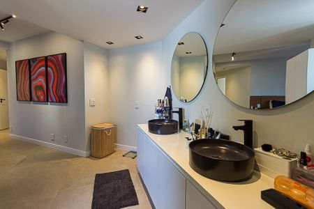 Apartamento à venda com 124m², 3 quartos e 2 vagasBanheiro Suíte 