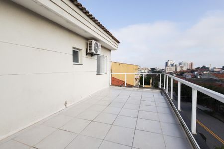 Casa à venda com 120m², 3 quartos e 3 vagas Casa à venda com 120m², 3 quartos e 3 vagasVaranda