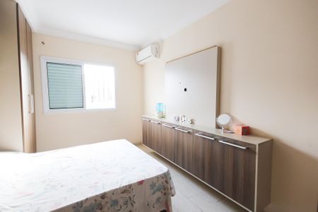 Casa à venda com 120m², 3 quartos e 3 vagas Casa à venda com 120m², 3 quartos e 3 vagasSuíte