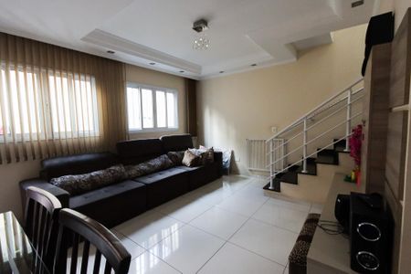 Casa à venda com 120m², 3 quartos e 3 vagas Casa à venda com 120m², 3 quartos e 3 vagasSala