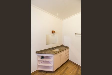 Casa de condomínio à venda com 320m², 4 quartos e 4 vagas Casa de condomínio à venda com 320m², 4 quartos e 4 vagasBanheiro Suíte master