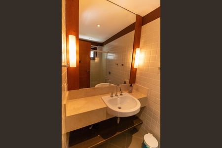 Casa de condomínio à venda com 300m², 5 quartos e 2 vagasBanheiro da Suíte 1