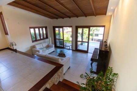 Casa de condomínio à venda com 300m², 5 quartos e 2 vagasSala