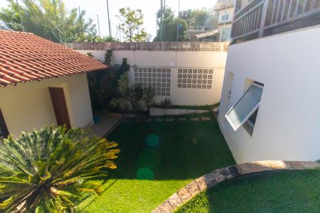 Casa de condomínio à venda com 300m², 5 quartos e 2 vagasÁrea externa