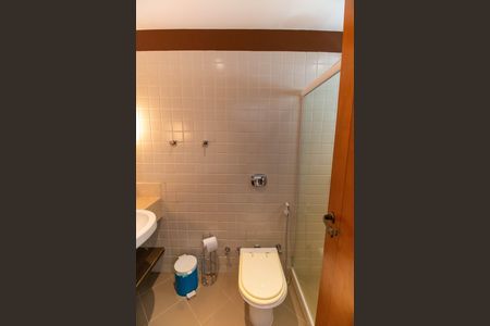 Casa de condomínio à venda com 300m², 5 quartos e 2 vagasBanheiro da Suíte 1